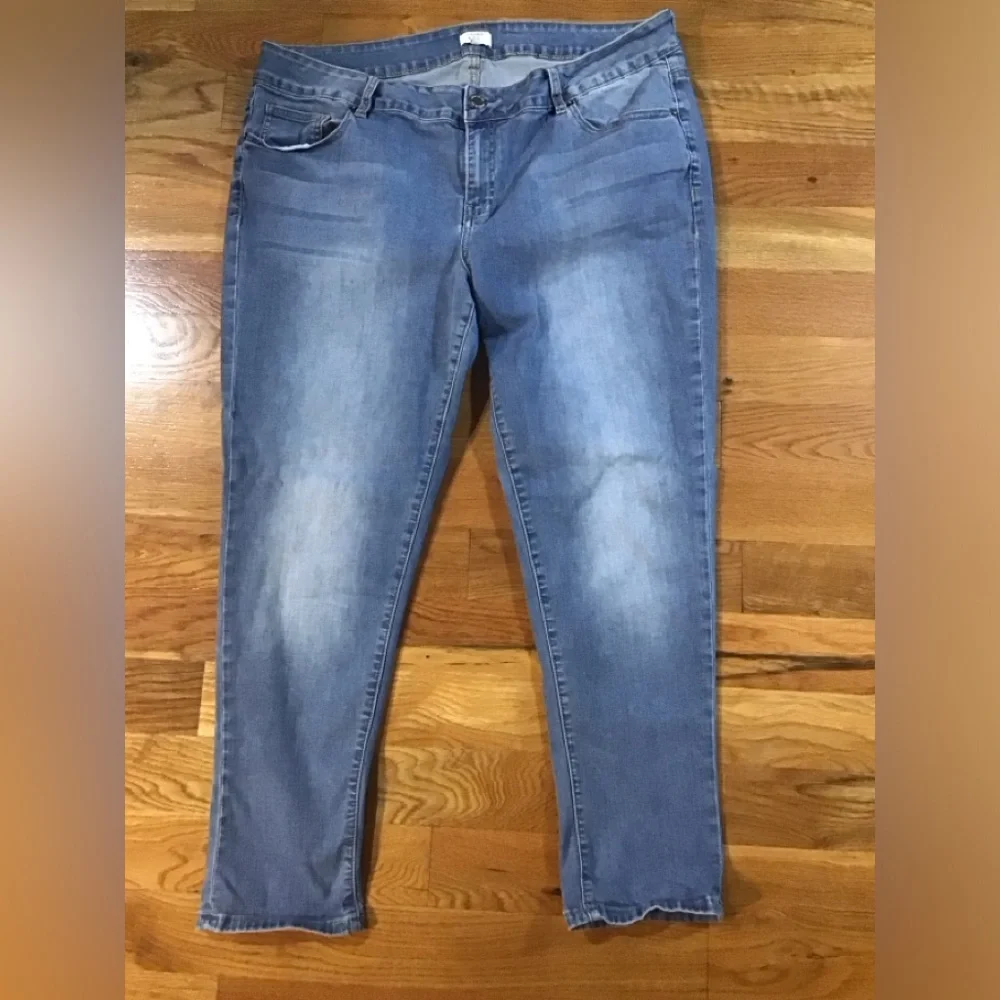 Women’s size 20 W crown and ivy blue jean stretch  denim jeans R
